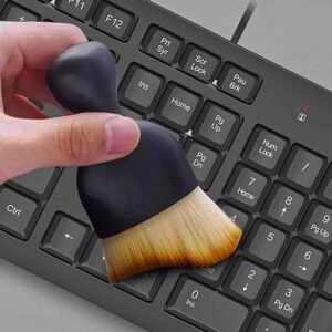 فرشاه تنظيف صغيره وناعمه للأسطح الحساسة